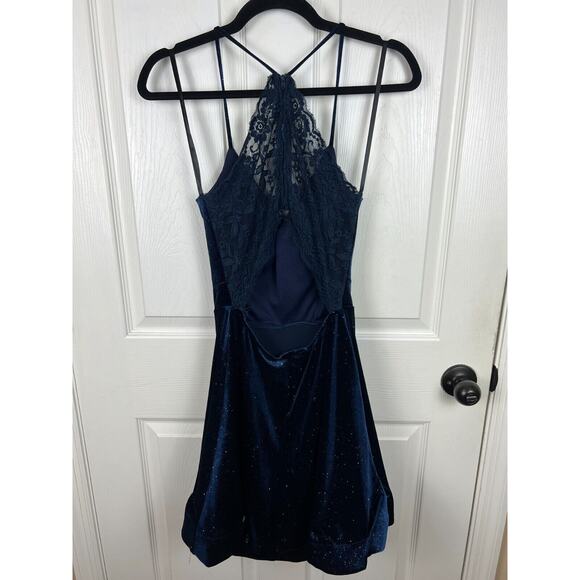 B Darlin Blue Velvet Fit and Flare Lace Back Sparkle Velvet Dress Size 5/6 JR - Picture 8 of 8
